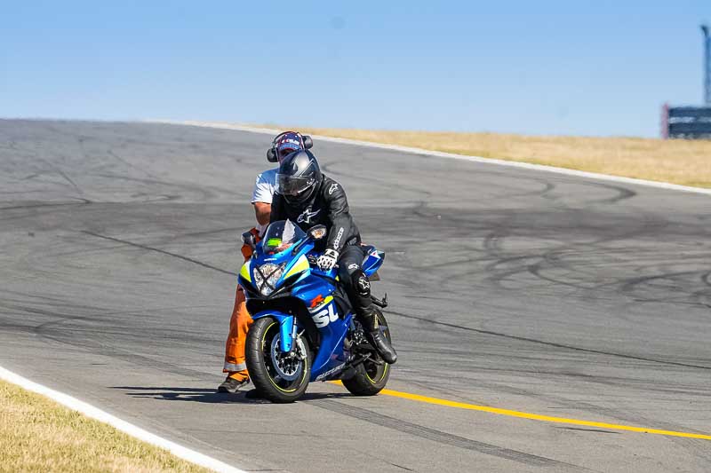 donington no limits trackday;donington park photographs;donington trackday photographs;no limits trackdays;peter wileman photography;trackday digital images;trackday photos